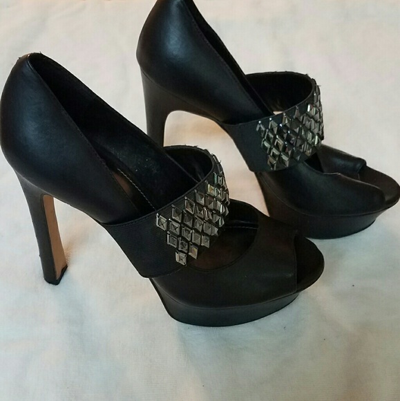Vince Camuto Shoes - 😈Vince Camuto Heels😈